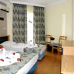 Ξενοδοχείο Caretta Relax 4*