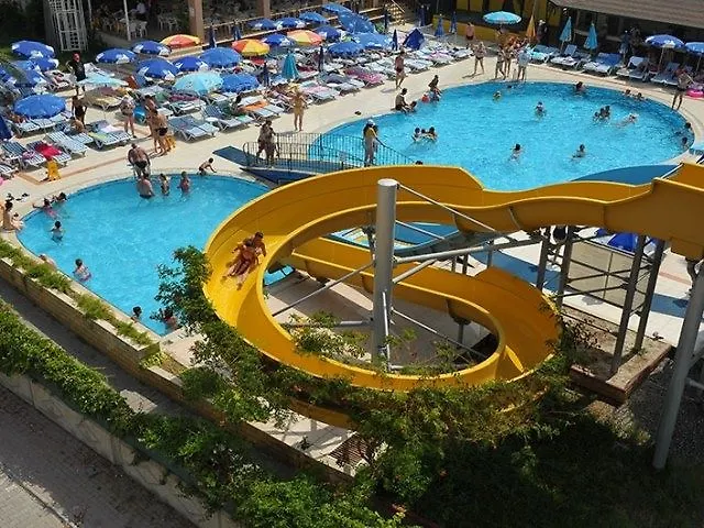 Caretta Relax Hotell 4*