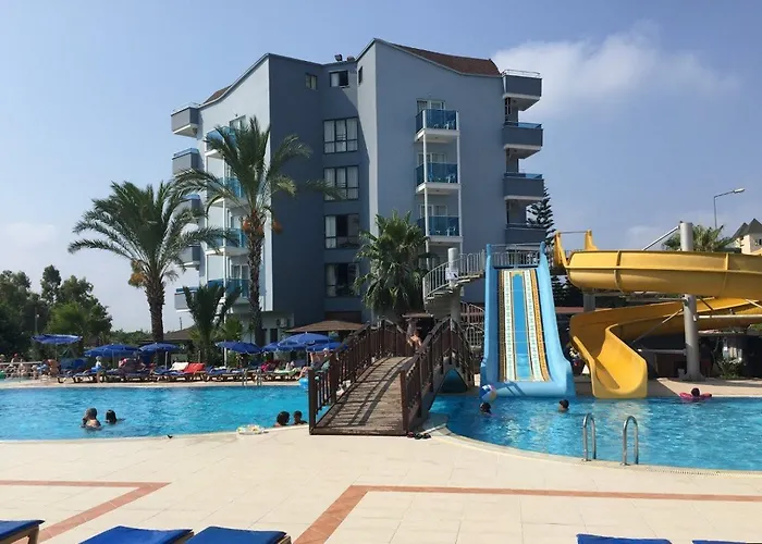 Caretta Relax Hotell 4*